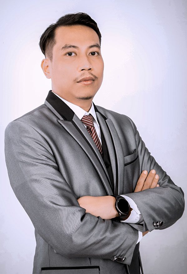 Trainer Riki Kurnia